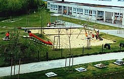 Außenraumgestaltung für ein Kindertagesheim in einem Wiener Stadterweiterungsgebiet / Wien, 1996